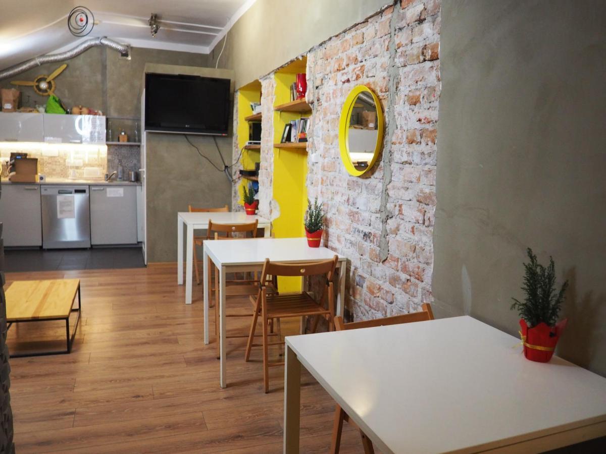 New World St Hostel And Private Room Warsaw Ngoại thất bức ảnh