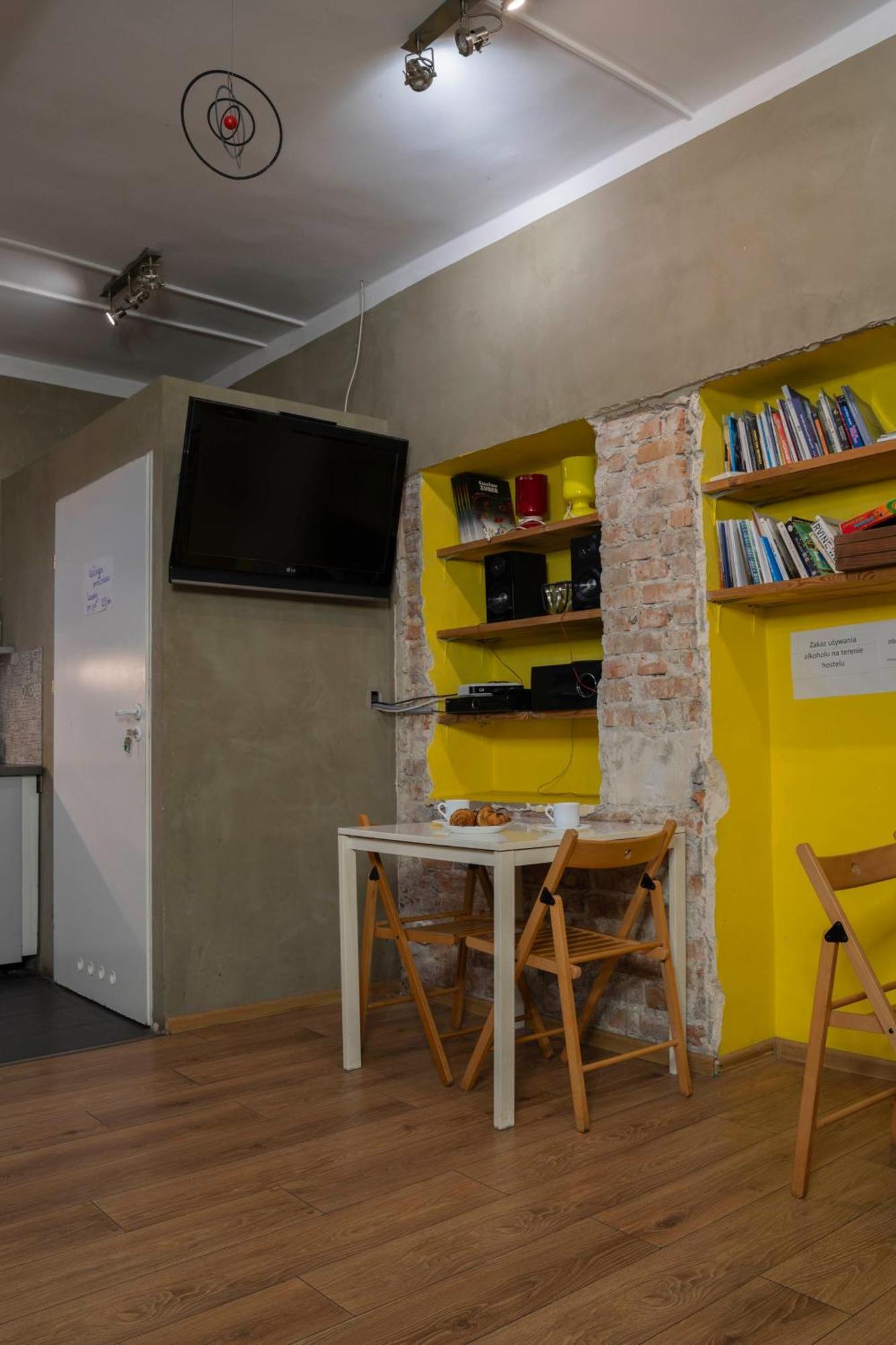 New World St Hostel And Private Room Warsaw Ngoại thất bức ảnh