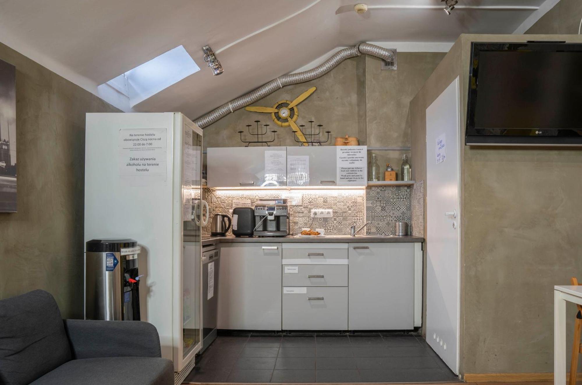 New World St Hostel And Private Room Warsaw Ngoại thất bức ảnh