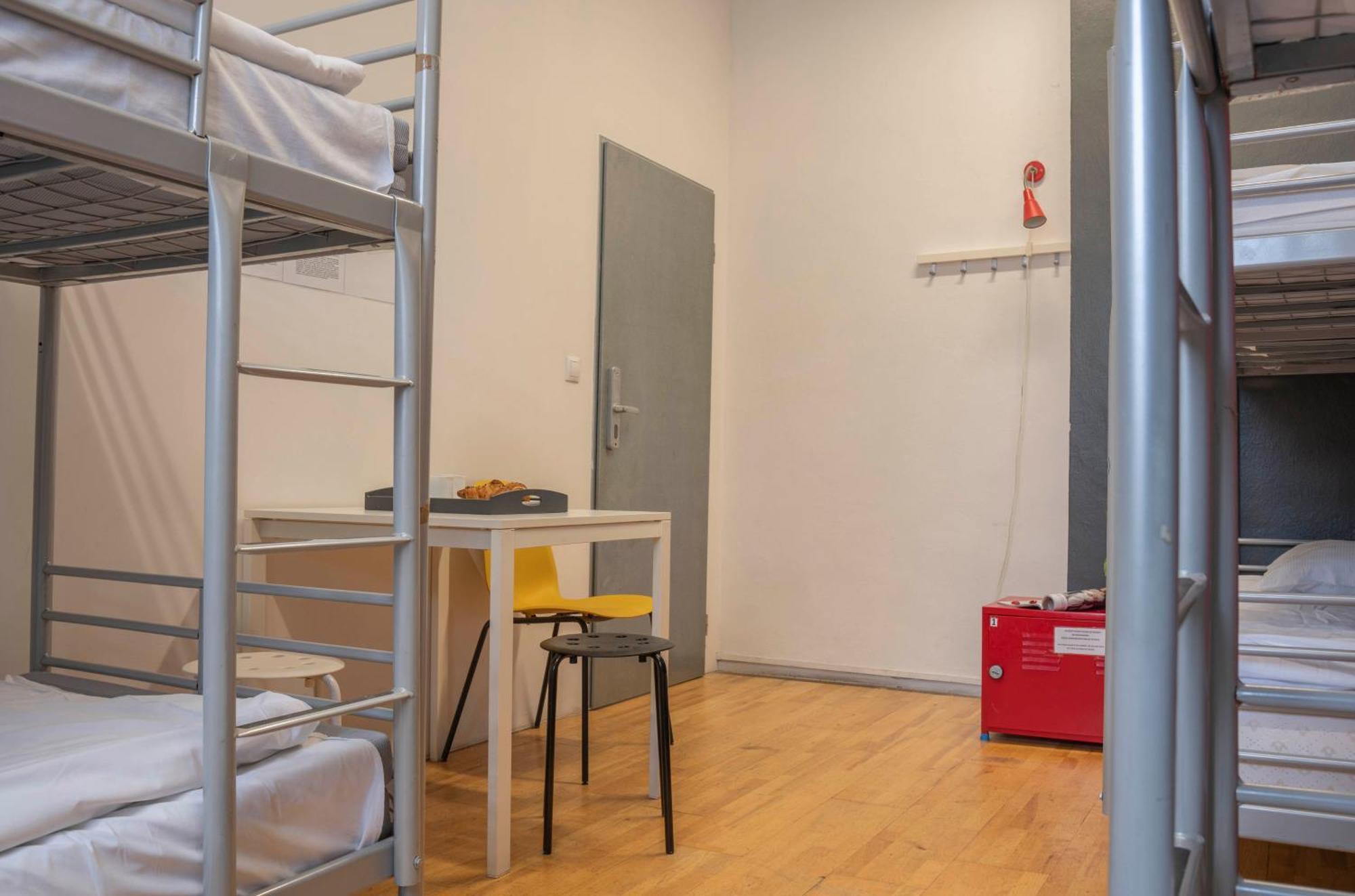 New World St Hostel And Private Room Warsaw Ngoại thất bức ảnh